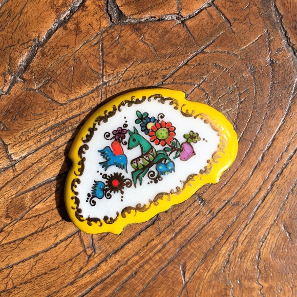 Vintage MICHAELA FREY hand painted enamel brooch - Picture 7 of 16